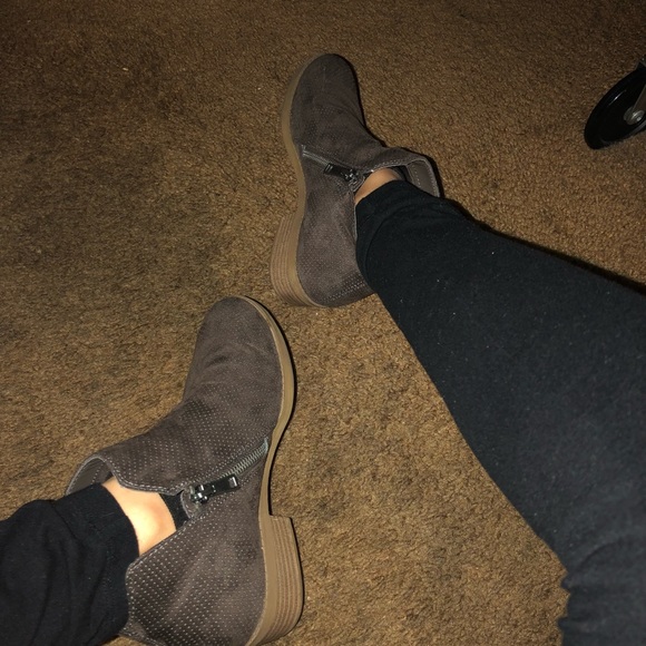 Booties - Picture 4 of 5